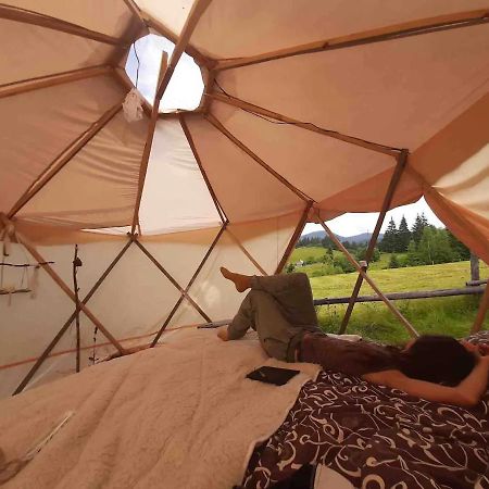Eco Glamping - Carpathians. Retreat Hub Dzin Space Verhovina Kültér fotó