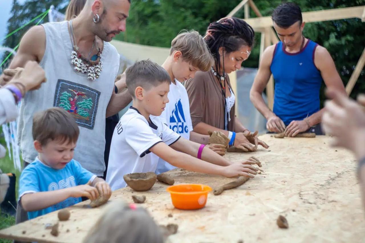 Eco Glamping - Carpathians. Retreat Hub Dzin Space Verhovina Kültér fotó